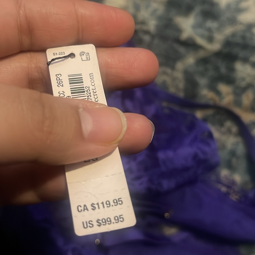 Victoria’s Secret One Piece Floral Lace slip - Picture 6 of 7